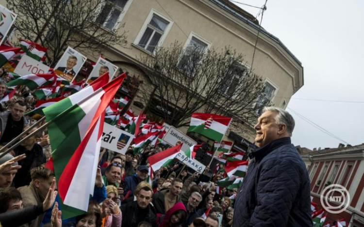Orbán Viktor: Zelenszkíj vagy én?
