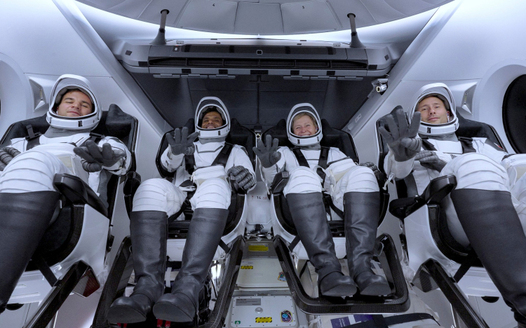 Bejelentkezett az űrből a második magyar űrhajós