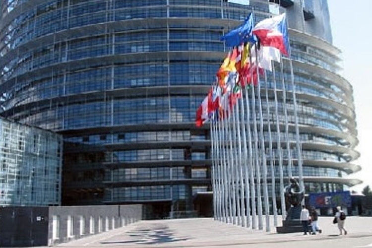 Az EP nemet mondott az EU hosszú távú költségvetésére és tárgyalni akar