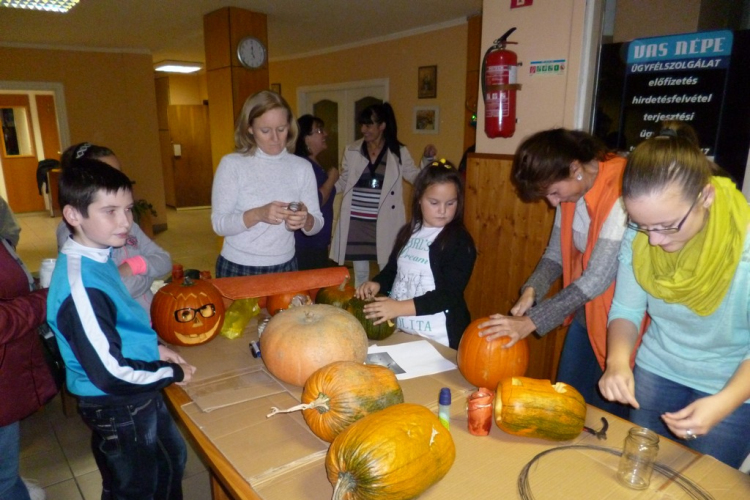 Töklámpás faragás a Média Tékában