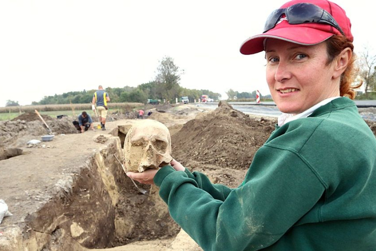 Szarmata sírokat találtak a régészek Mórahalmon