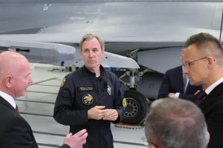 Szijjártó Péter: új repülésfejlesztési központot hoz létre Magyarországon a Gripeneket gyártó Saab-csoport